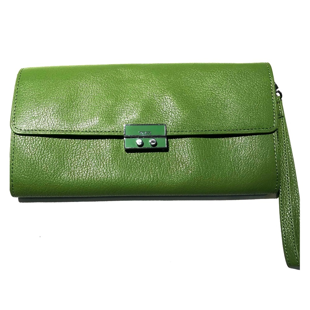 NWT | Tumi Leather Wristlet